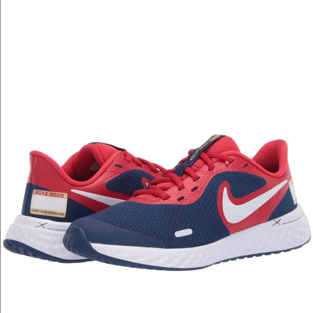 Nike Revolution 5 sneakers